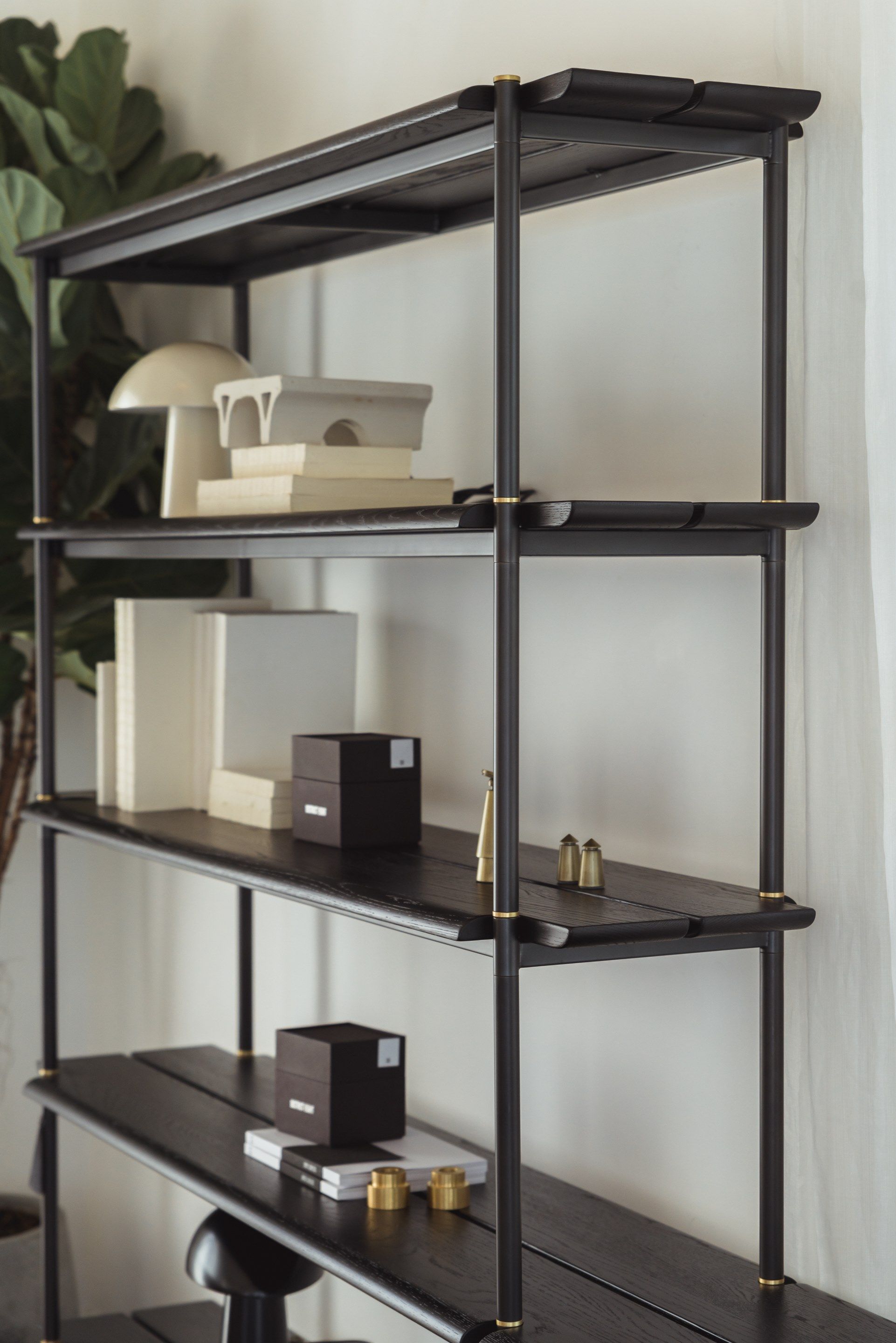 Стальная и деревянная скамья District Eight Укладка ARCH-00140767 - Вид №5