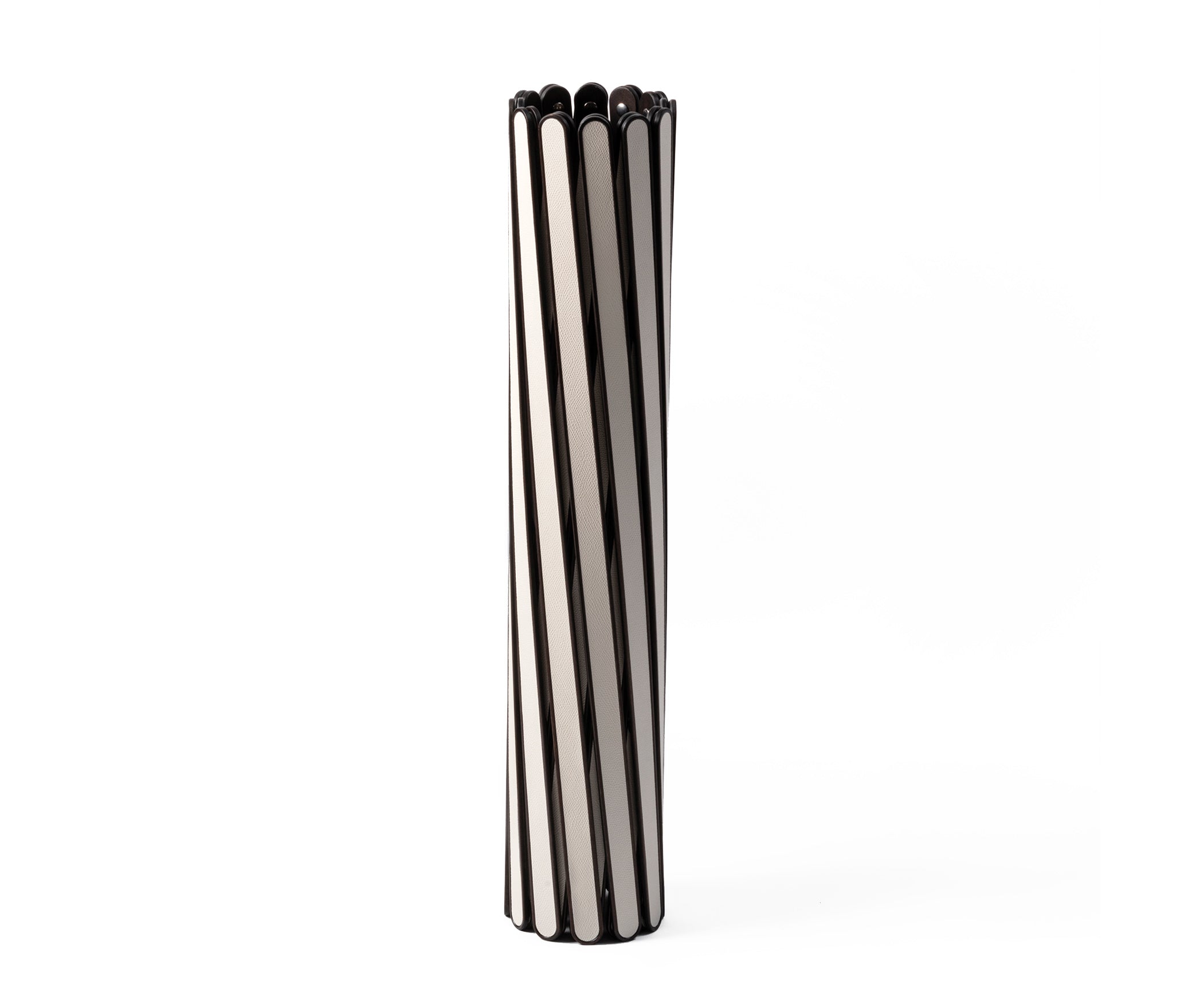 Складной столик Safari - Ø 70X В42 см / зернистая кожа_темно-серый Pinetti 00.1502.029.055 - Вид №4