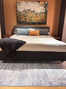 Двуспальная кровать-контейнер