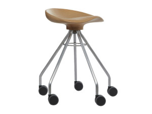 Низкий табурет на деревянном насесте с колесами