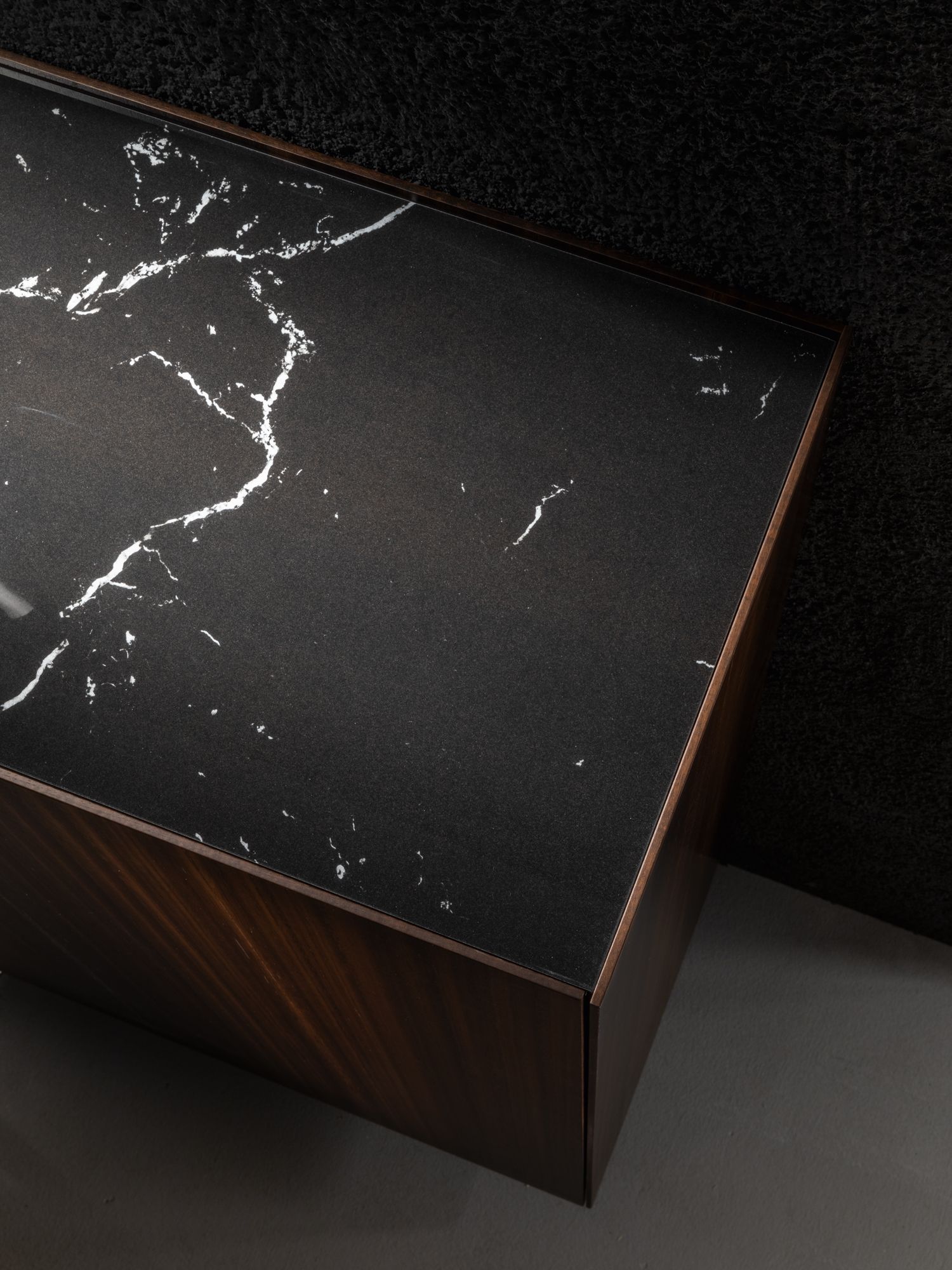 Деревянный сервант с копланарными дверями Capo d’Opera ателье ARCH-00022642 - Вид №3