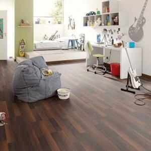 Ламинат EGGER Чёрная сосна 1081