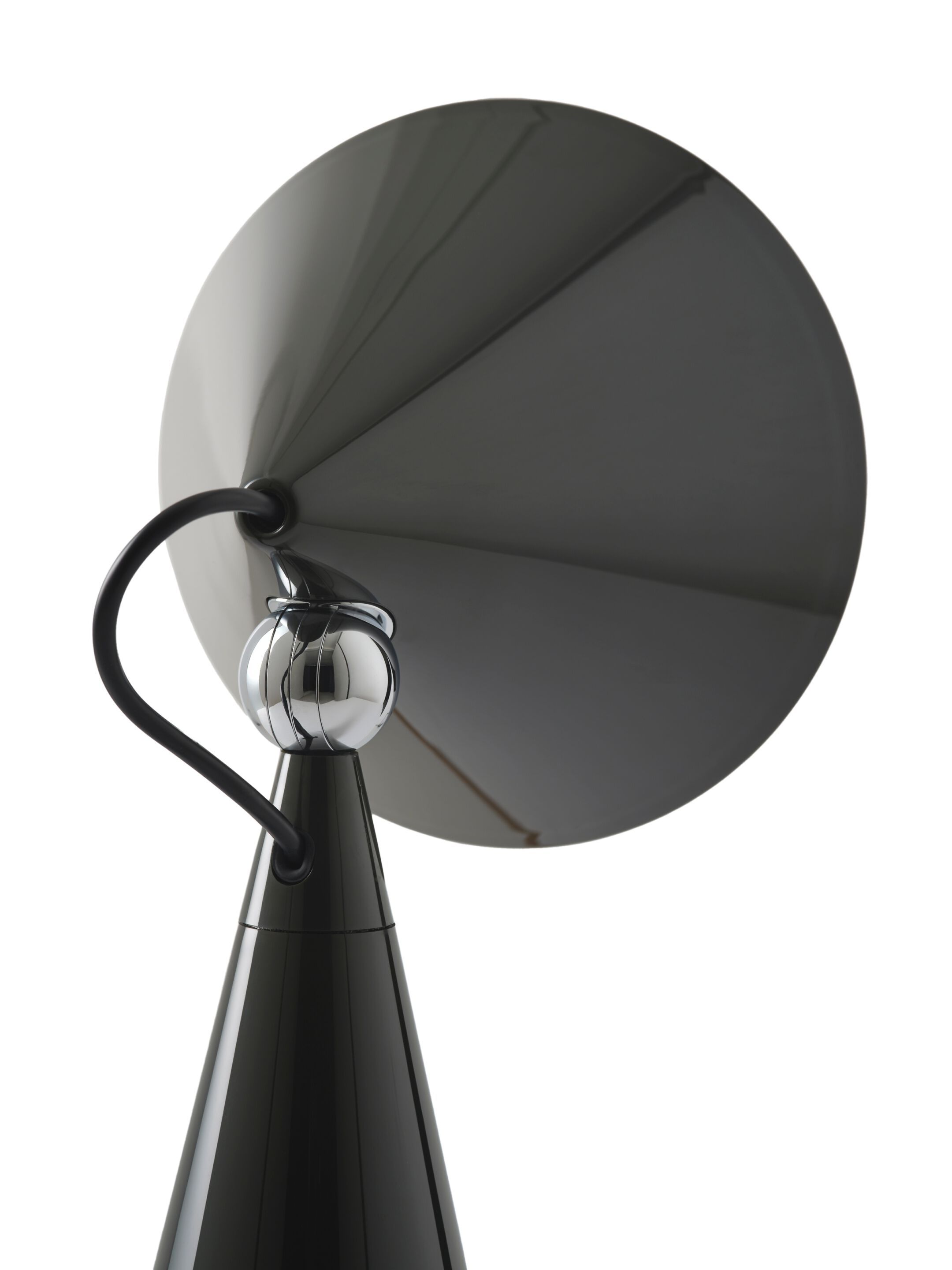 Светодиодная настольная лампа с батарейным питанием Tom Dixon поза ARCH-00060610 - Вид №47