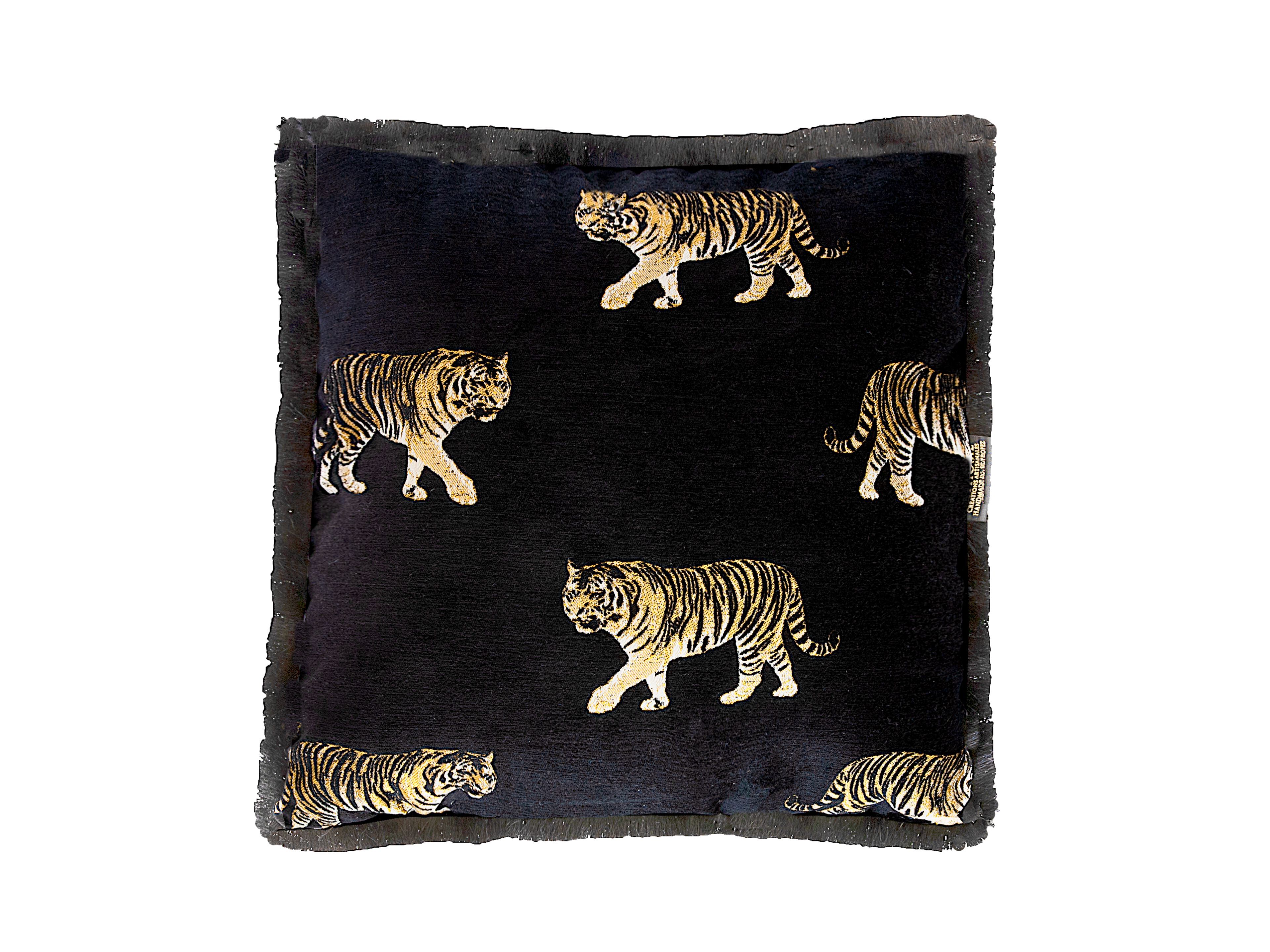 Бархатная подушка с ручной вышивкой MX HOME Savane ARCH-00149641 - Вид №7