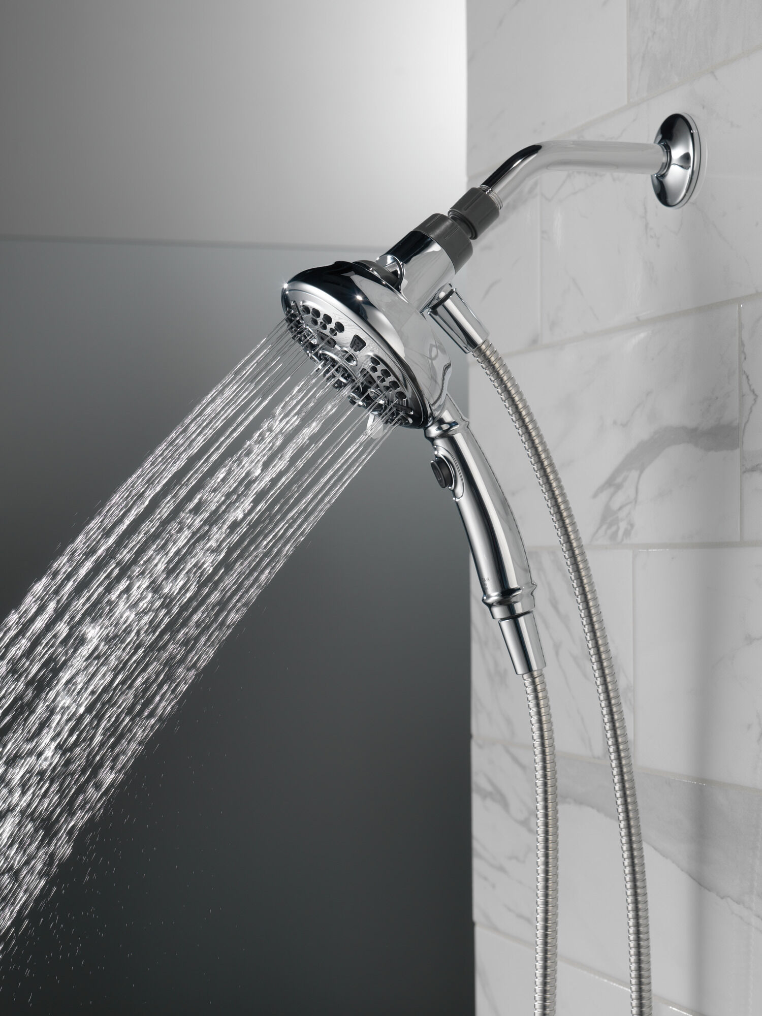 75506 Ручной душ SureDock ™ с 7 настройками Delta Faucet DELTA Хром - Вид №13