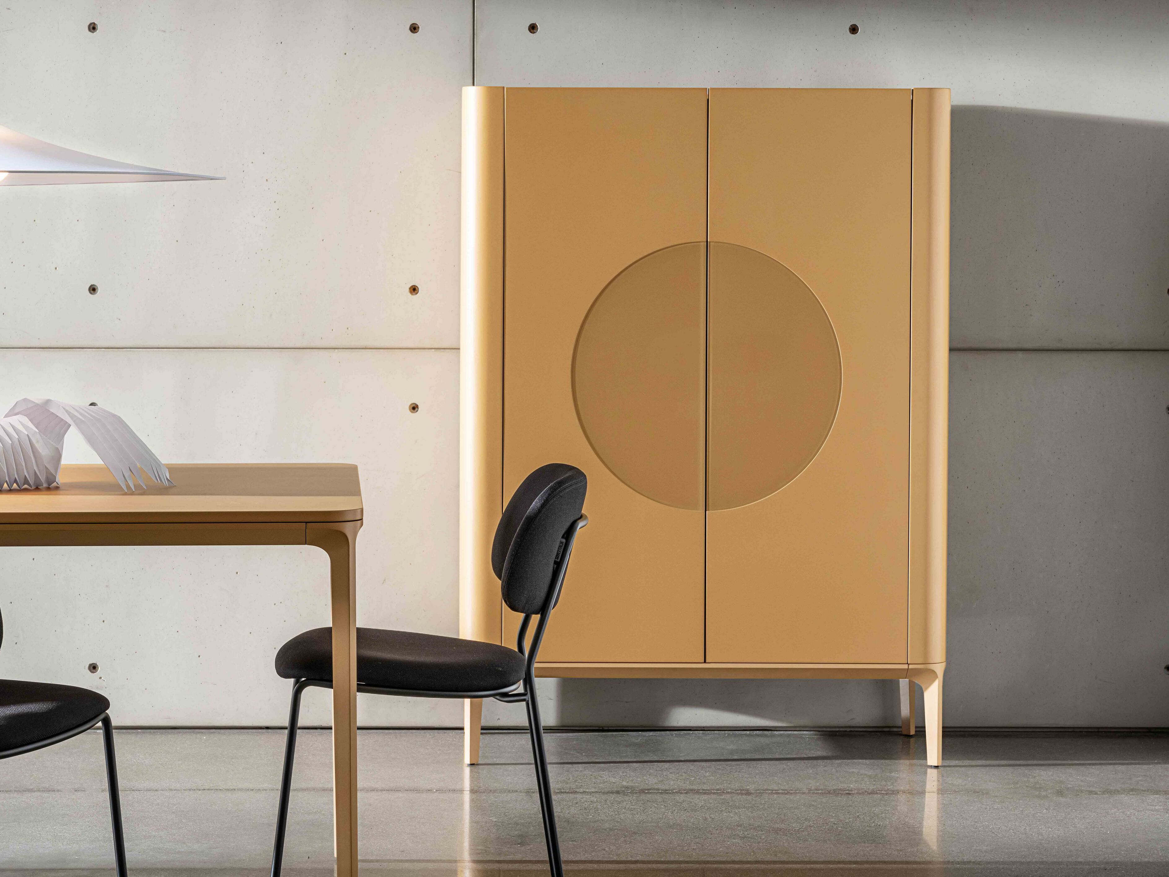 Деревянный шкаф с распашными дверцами Sovet Italia тонкий ARCH-00048713