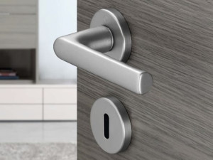 Алюминиевая ручка на розетке с насадкой