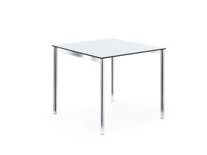 Квадратный стол