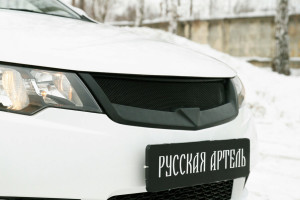 18254923 Решетка радиатора спорт с черной сеткой для KIA Cerato Forte 2008-2013 RRKC-010550 Русская Артель