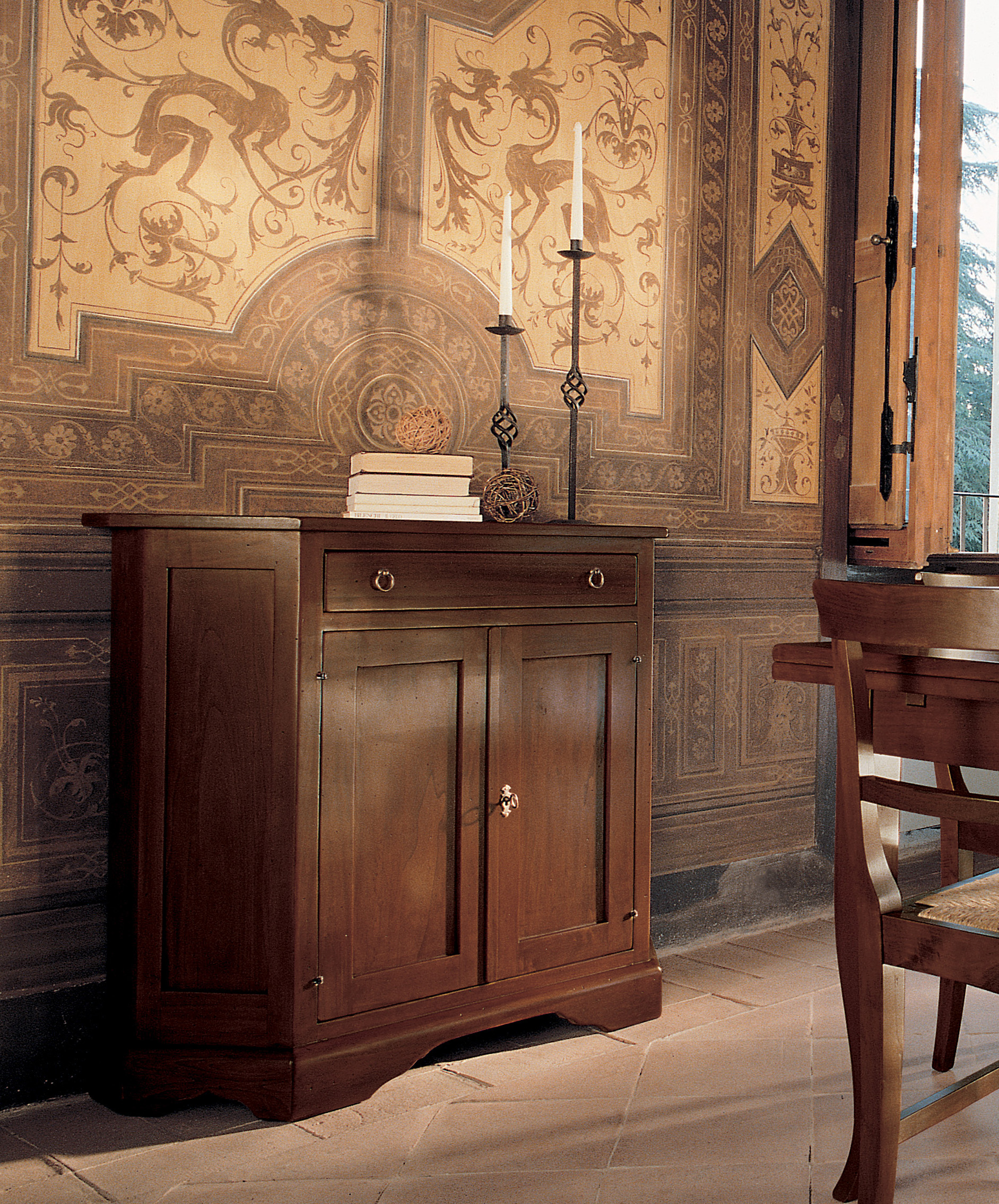 1724 Tifernoit Средний размер, ящик, 2 дверцы Ingresso  - Вид №1