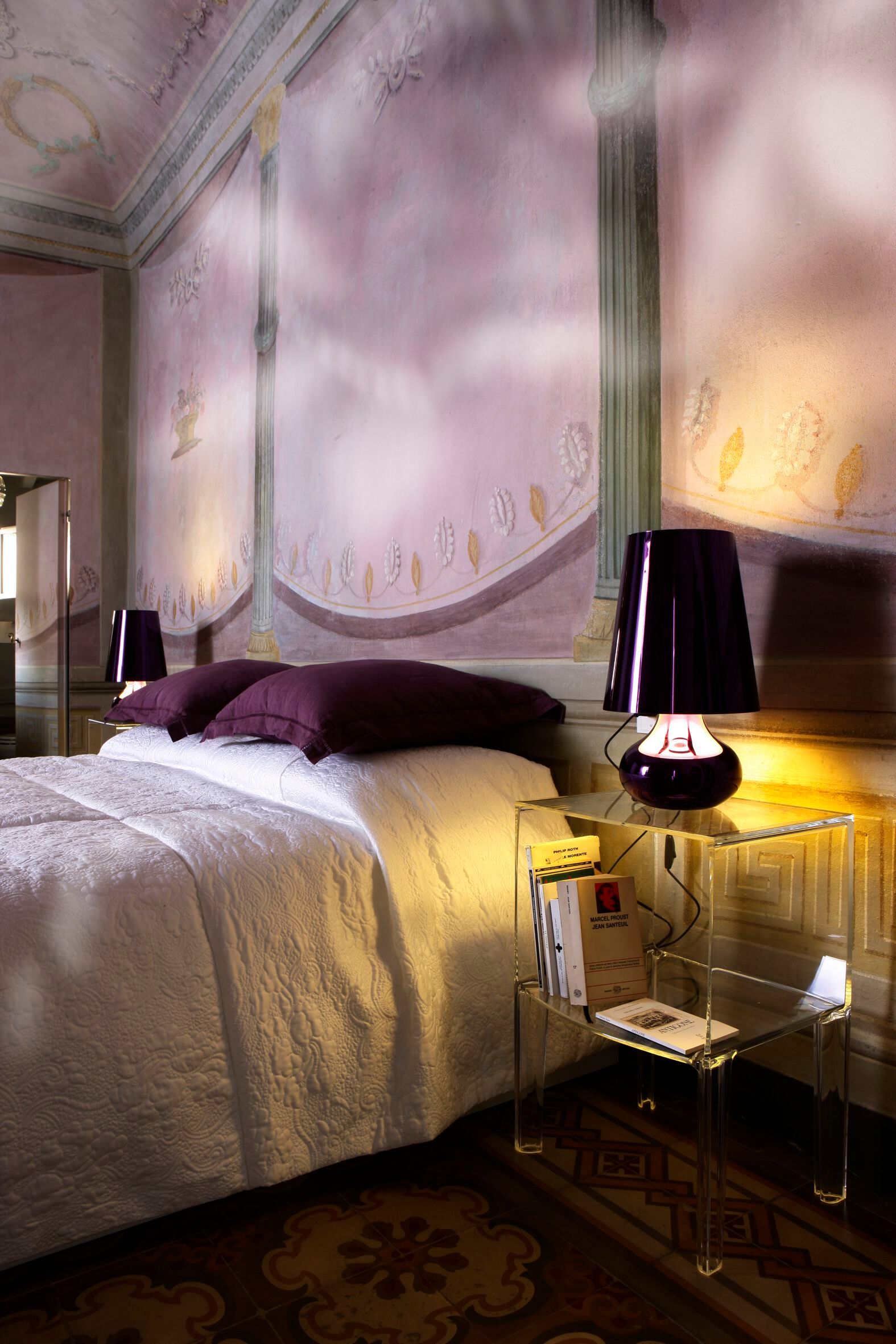 Прямоугольная прикроватная тумбочка из ПММА Kartell Ghost ARCH-00050936 - Вид №2