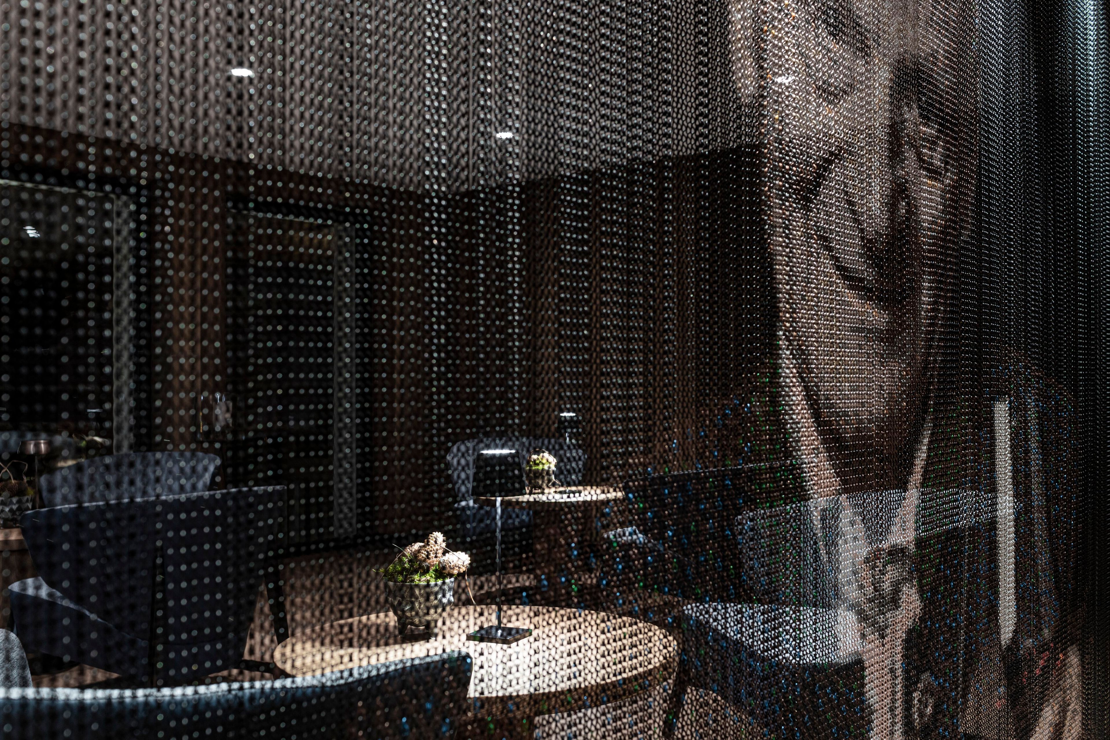 Алюминиевая проволочная палатка Kriskadecor SPACE DIVIDER - HOTEL ARCH-00066647 - Вид №1