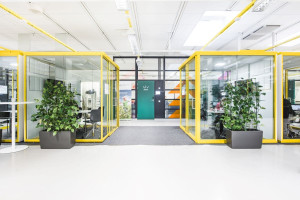 Многосторонняя акустическая офисная кабина со встроенным освещением