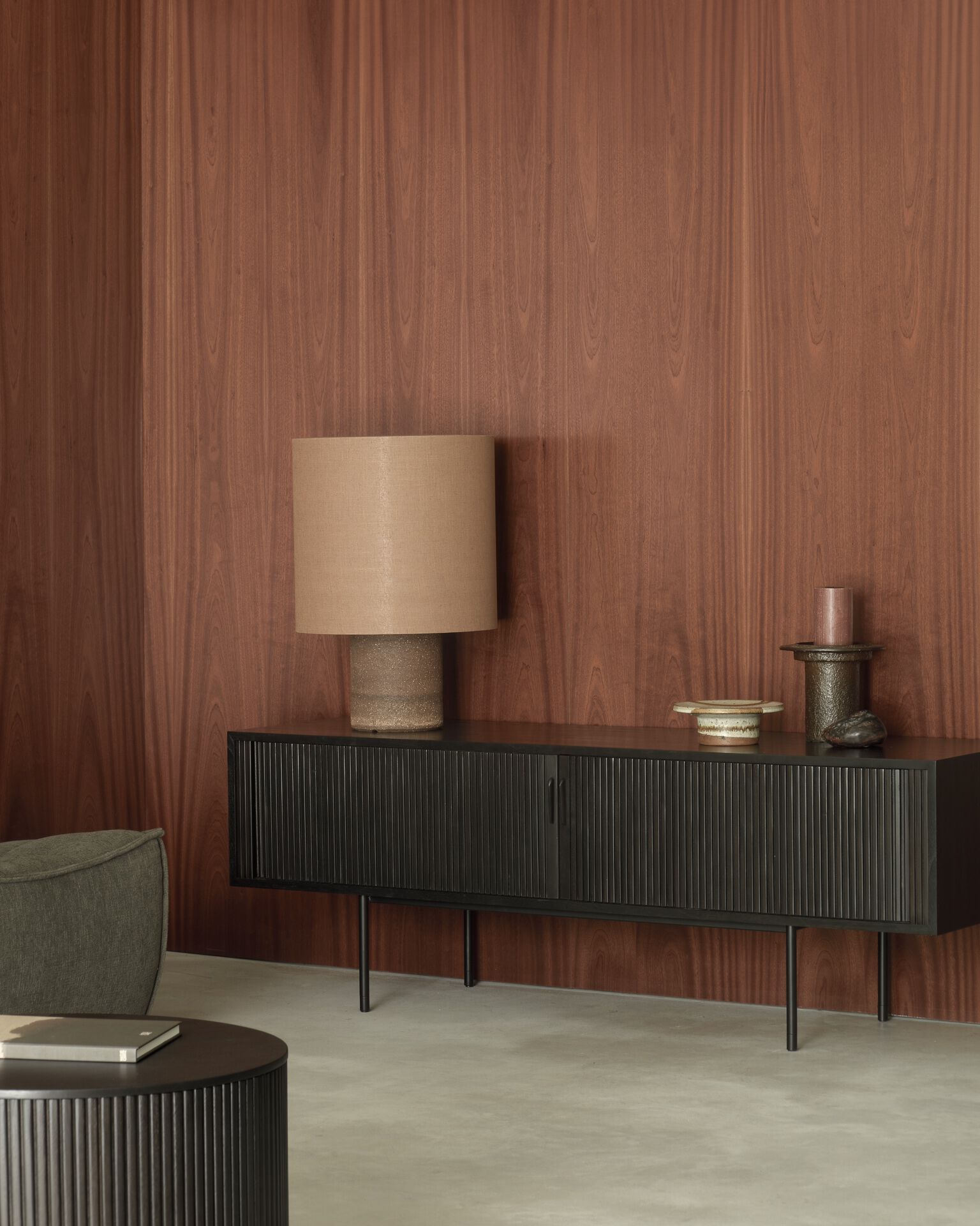 ТВ шкаф из тикового дерева с раздвижными дверями Ethnicraft Roller Max ARCH-00126795 - Вид №9