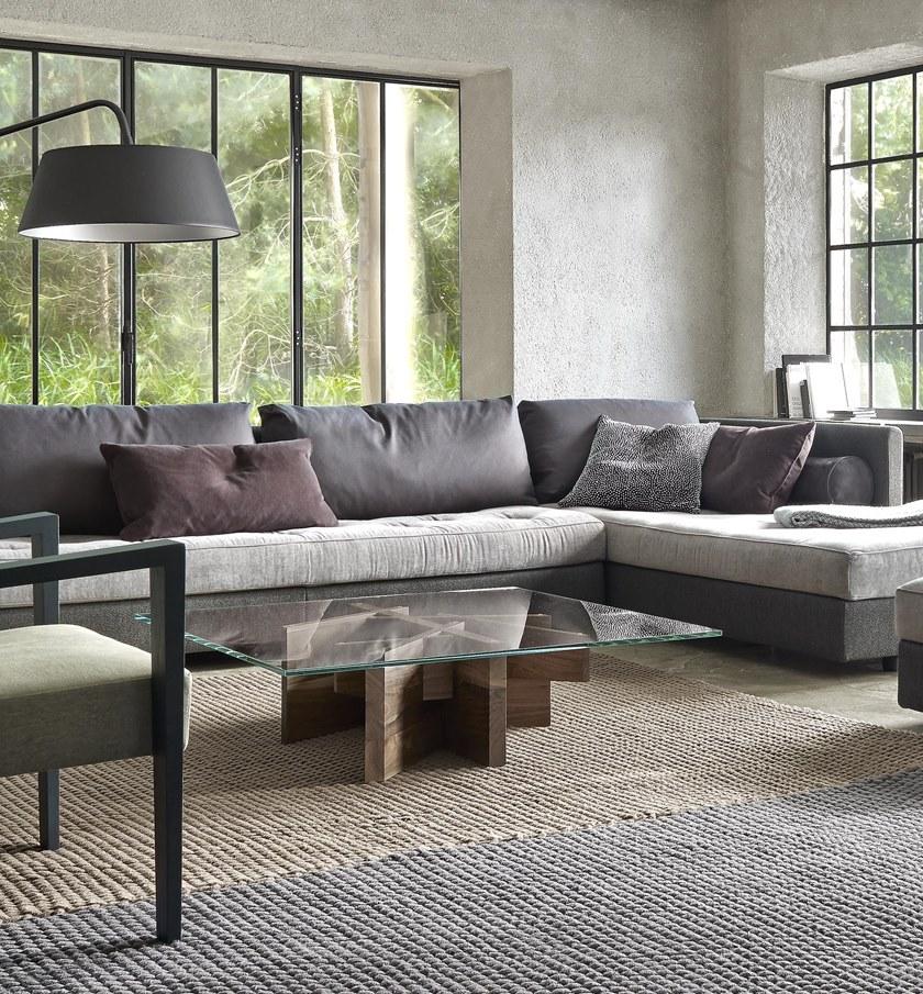 Ligne Roset Низкий квадратный журнальный столик из дерева и стекла  19960100  - Вид №2