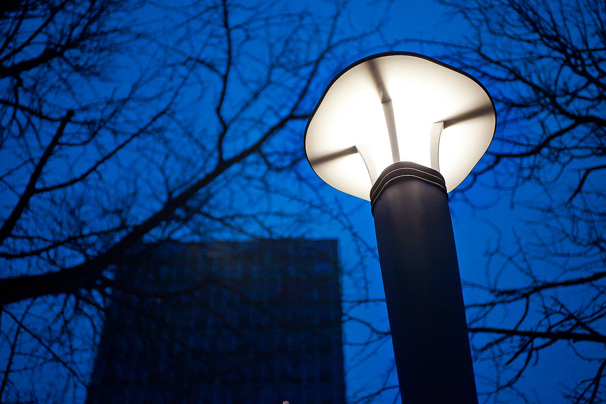 FSRT248 Пешеходное освещение Cordia  Forms-surfaces  - Вид №3