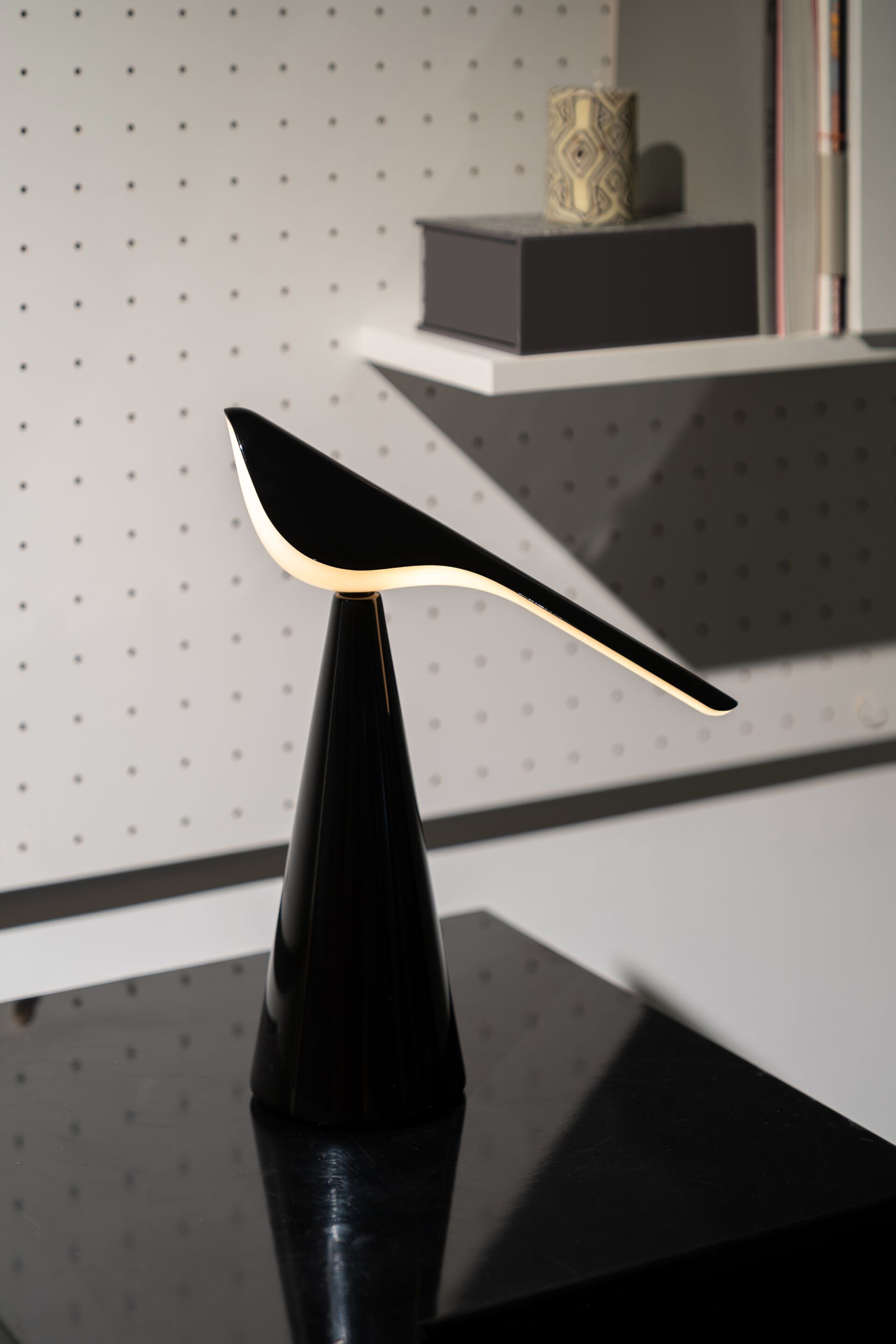 Алюминиевая светодиодная настольная лампа Established&Sons TIKI ARCH-00145932 - Вид №22