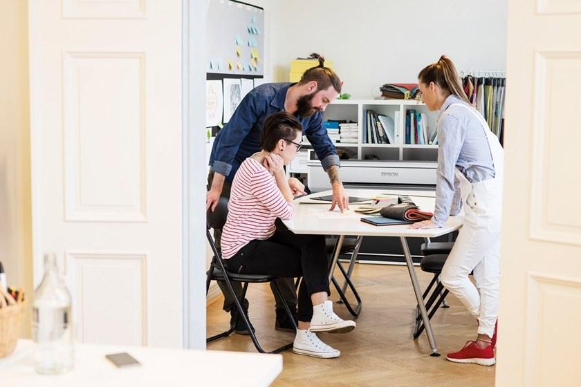 EPSON ITALIA Настольный принтер для торговых точек и учебных материалов Surecolor™ sc-t C11cj15301a0 - Вид №3