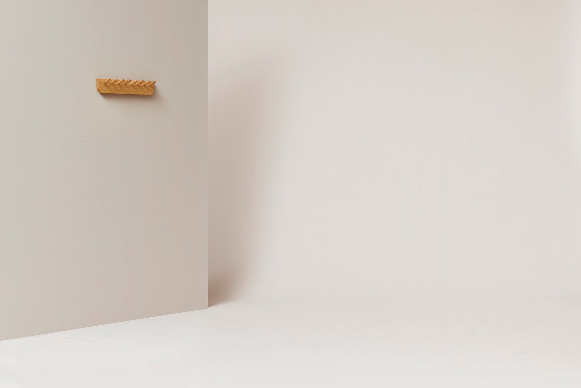 Дубовая настенная вешалка Form & Refine Echo ARCH-00113538 - Вид №3