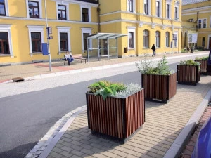 mmcité1 Кашпо для общественных мест из стали