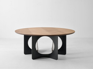 Стол с столешницей из колючего ореха Каналетто и окрашенной железной основой