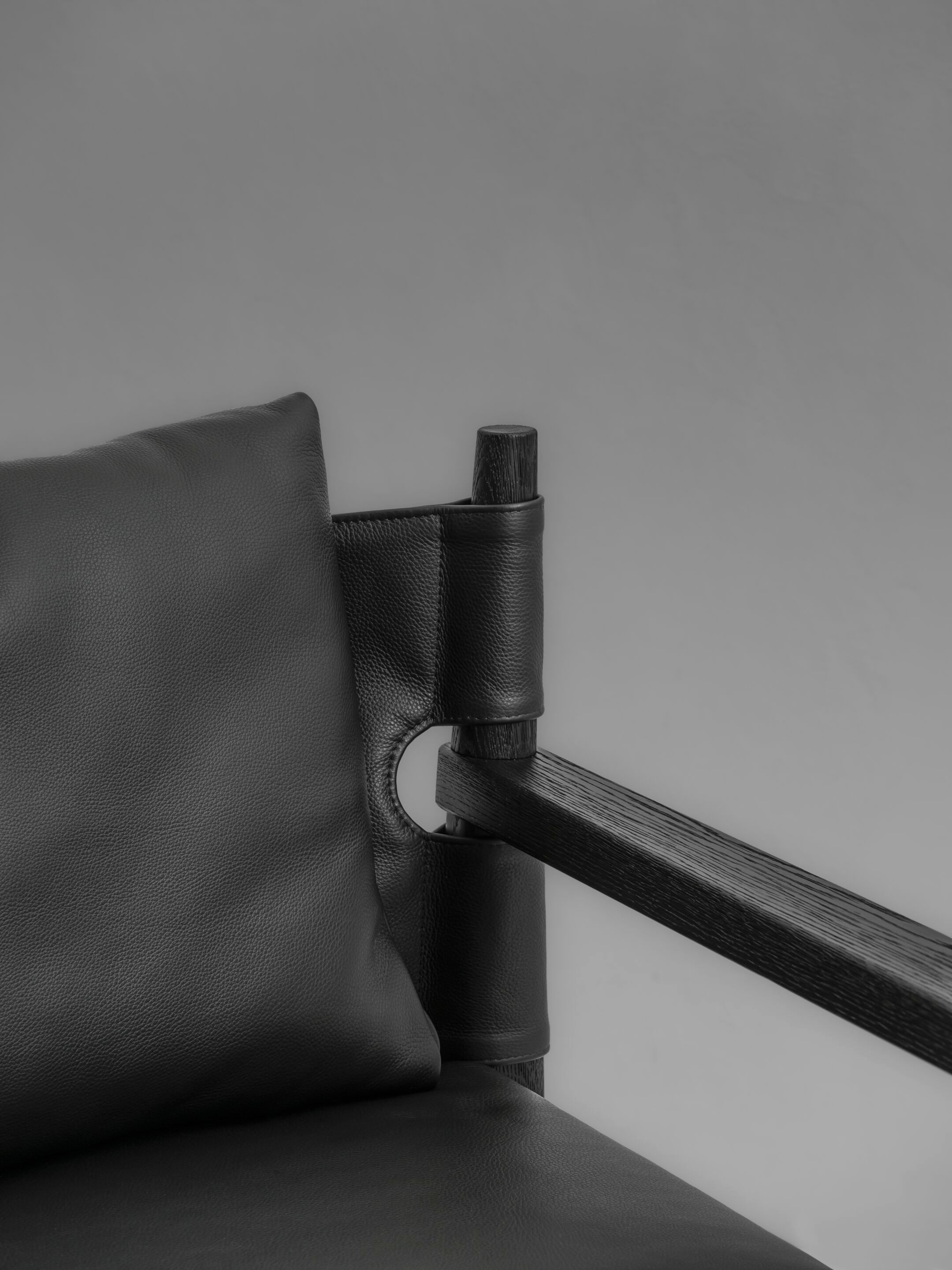 Кожаное кресло с подлокотниками Van Rossum Abi ARCH-00117824 - Вид №2