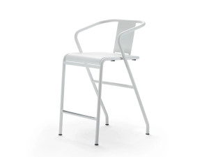 Окрашенный металлический садовый стул с подлокотниками с подставкой для ног