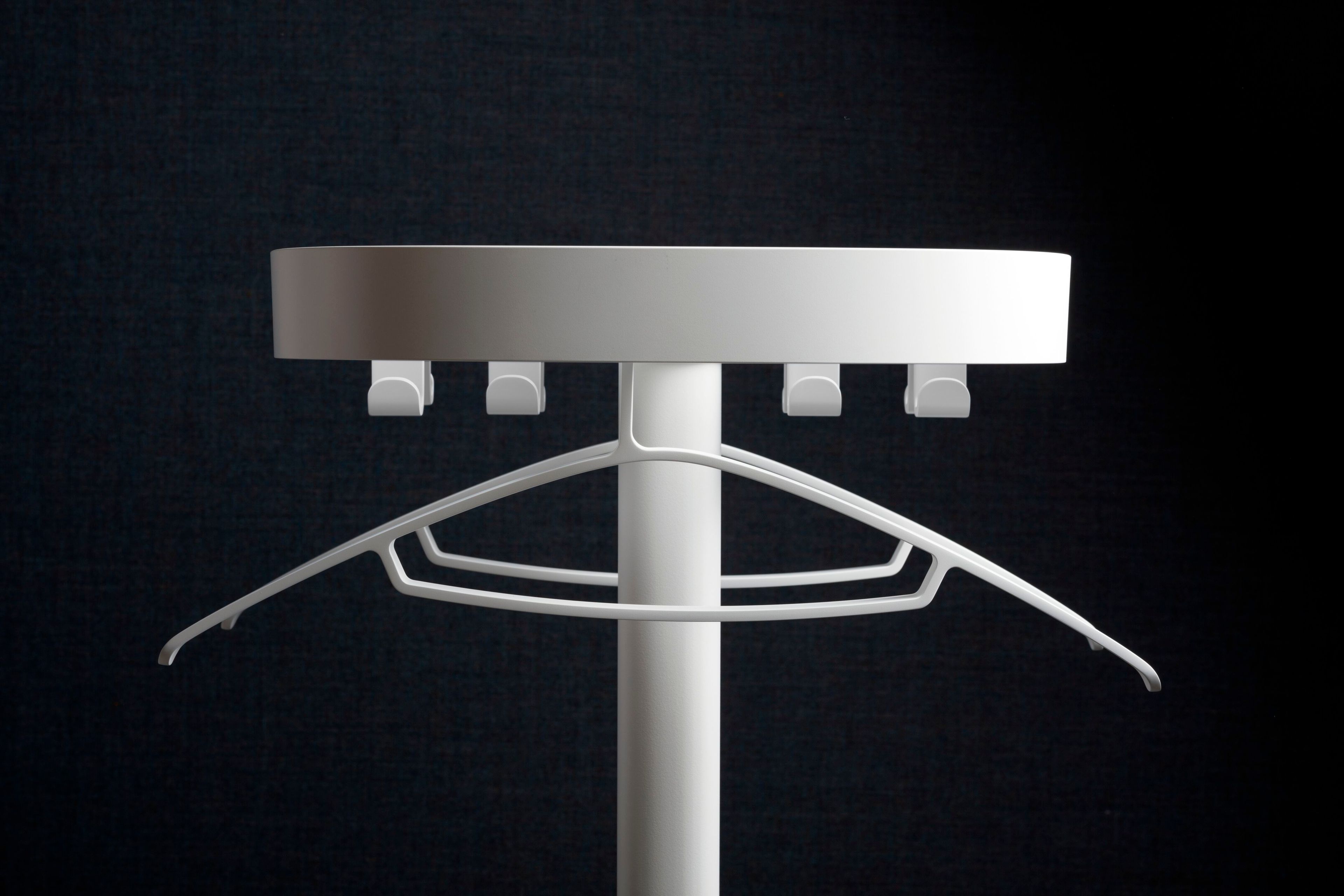 Пластиковая вешалка для одежды Cascando плюс ARCH-00059190 - Вид №2