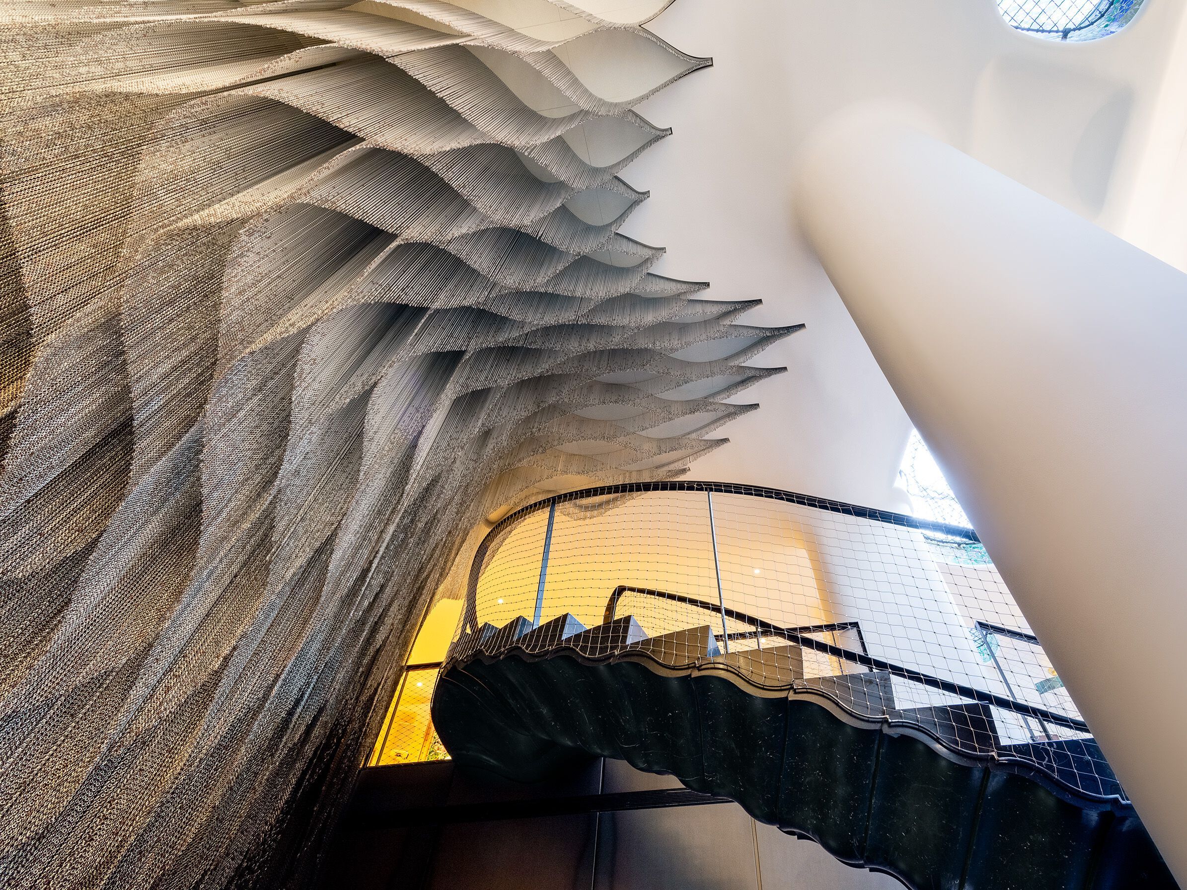 Алюминиевая проволочная палатка Kriskadecor WALLCOVERING - CASA BATLLÓ ARCH-00128672