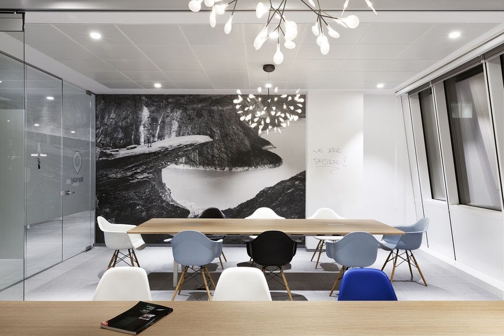 Полипропиленовый стул с подлокотниками VITRA Eames Plastic Chair ARCH-00057074 - Вид №11