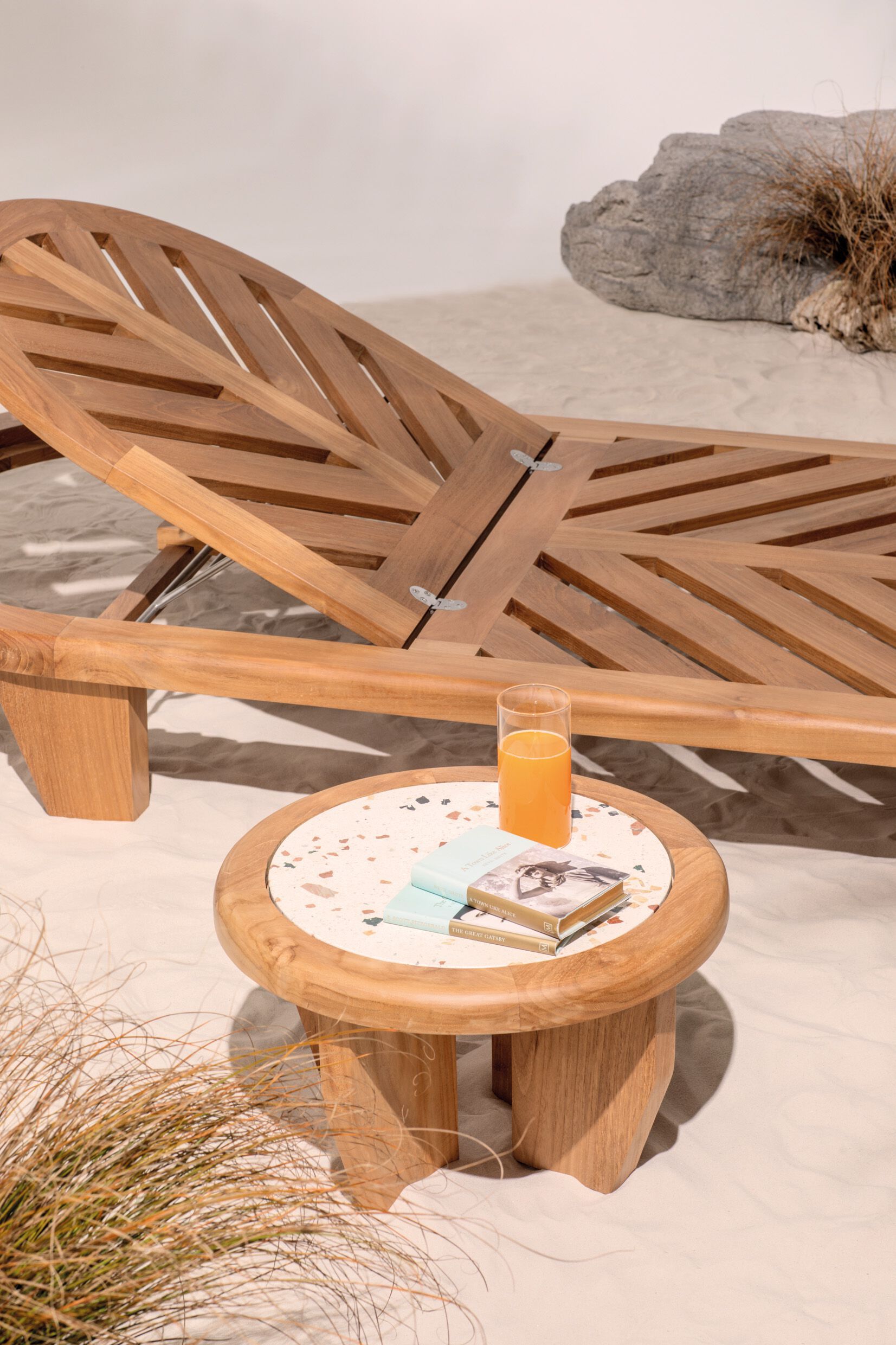 Круглый стол из тикового дерева Il Giardino di Legno Outline ARCH-00041503 - Вид №1