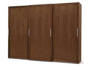 Шкаф из планки и массива дерева с раздвижными дверями