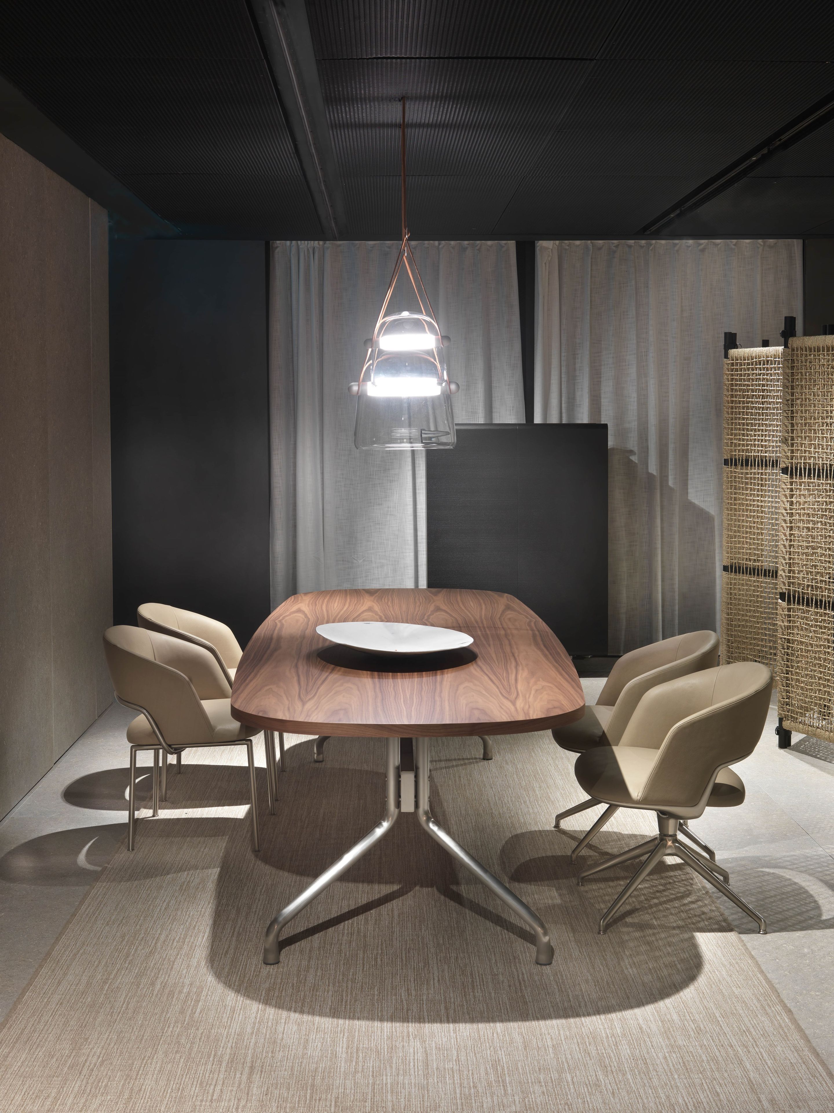 4-спицевое вращающееся рабочее кресло Flexform Alma ARCH-00089272 - Вид №3