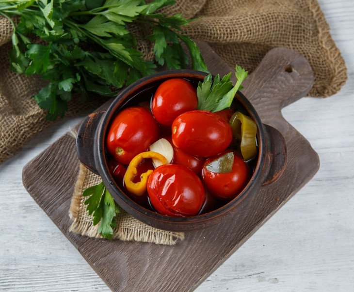 3734 Помидоры маринованные Зинаида и Сергей Белан Вкусляндия  - Вид №1