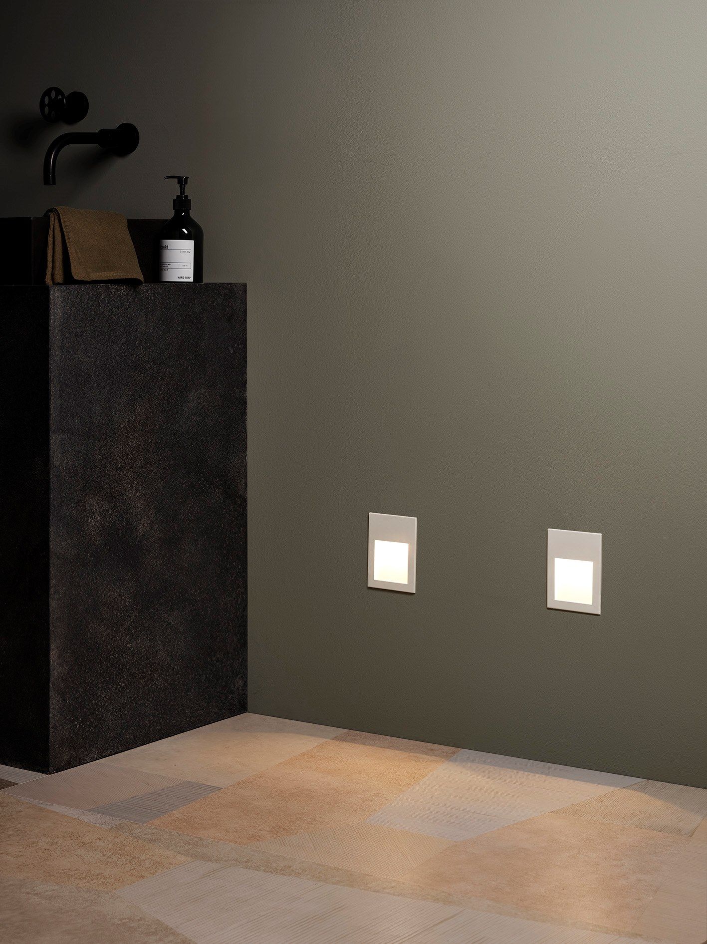 Настенный маркер из нержавеющей стали Astro Lighting Borgo ARCH-00090053 - Вид №1