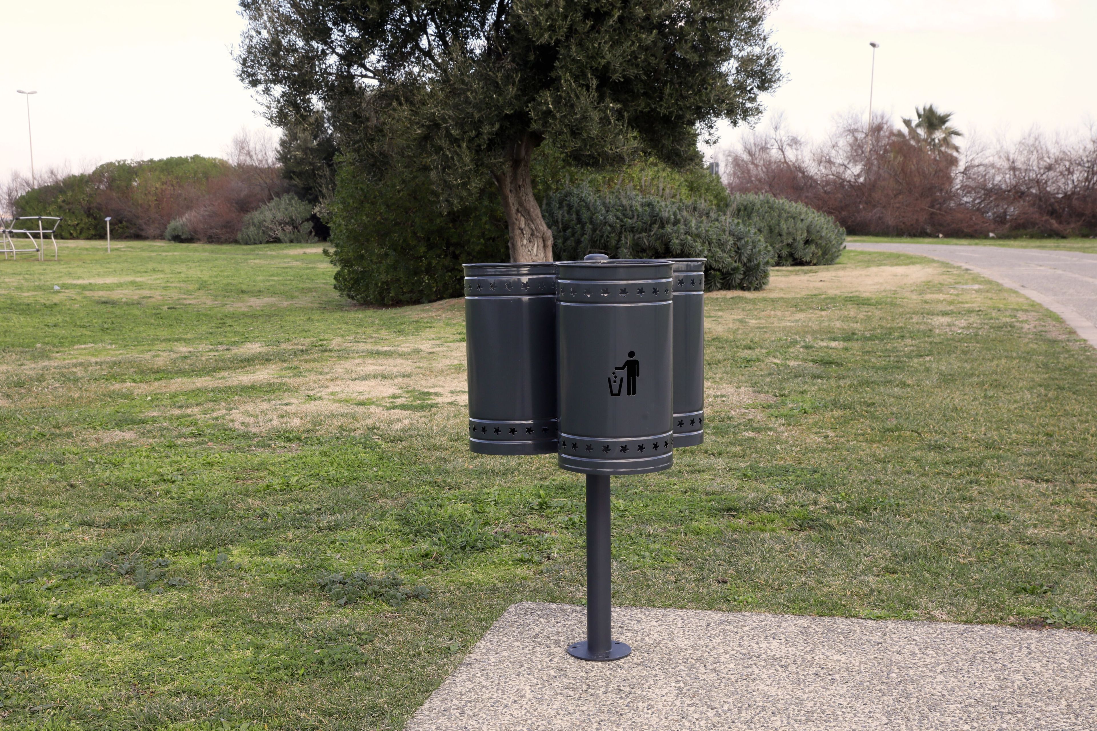 Наружная стальная стойка для мусора для утилизации отходов CITYSì CINO 3 ARCH-00107438 - Вид №2