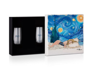 Коробка с бутылкой джина и стаканами