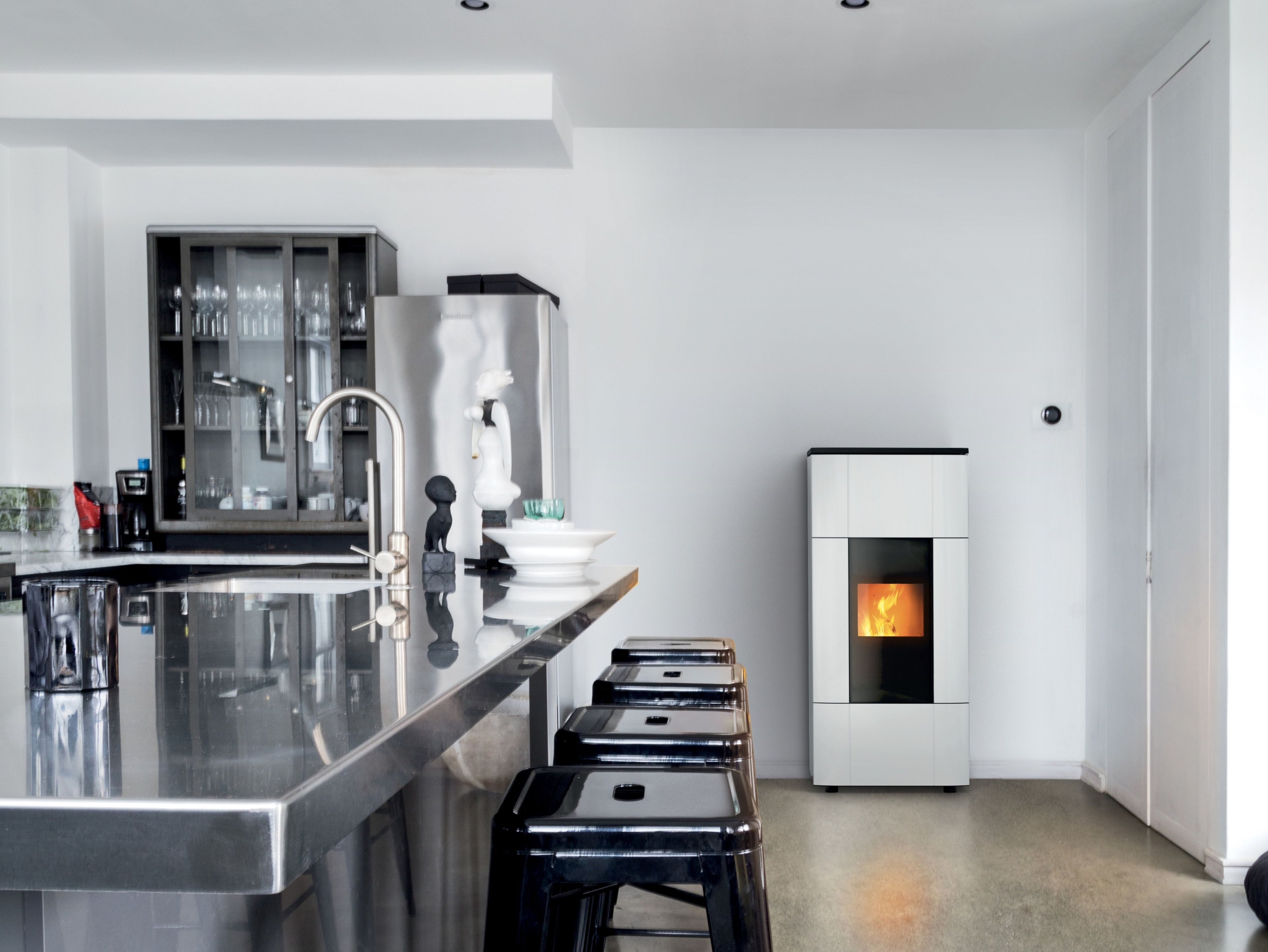 Гранулы термостуфы с керамической передней частью и самоочищающейся жаровней MCZ JAZZ ARCH-00151216