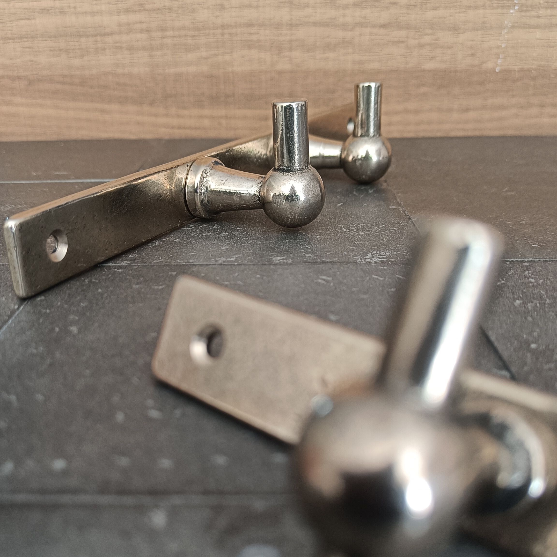 Бронзовая настенная вешалка GIARA ART DESIGN-BRONZE APPENDIABITI ARCH-00037413 - Вид №6