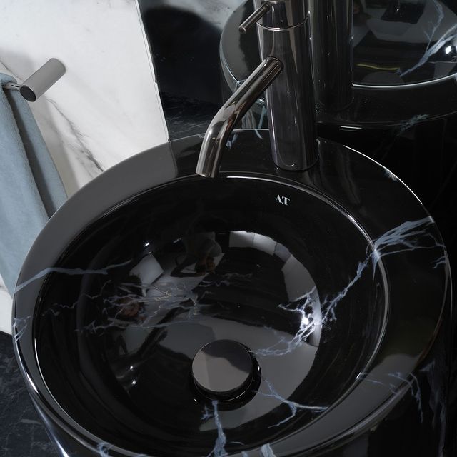 ONE002BKL Смеситель для раковины Linki ONE, Черная глянцевая сталь - Вид №1