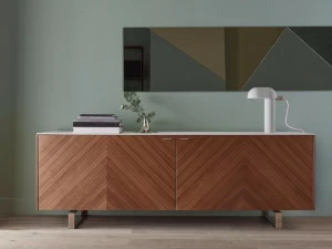 Ligne Roset Комод из фанерованной древесины с распашными дверцами