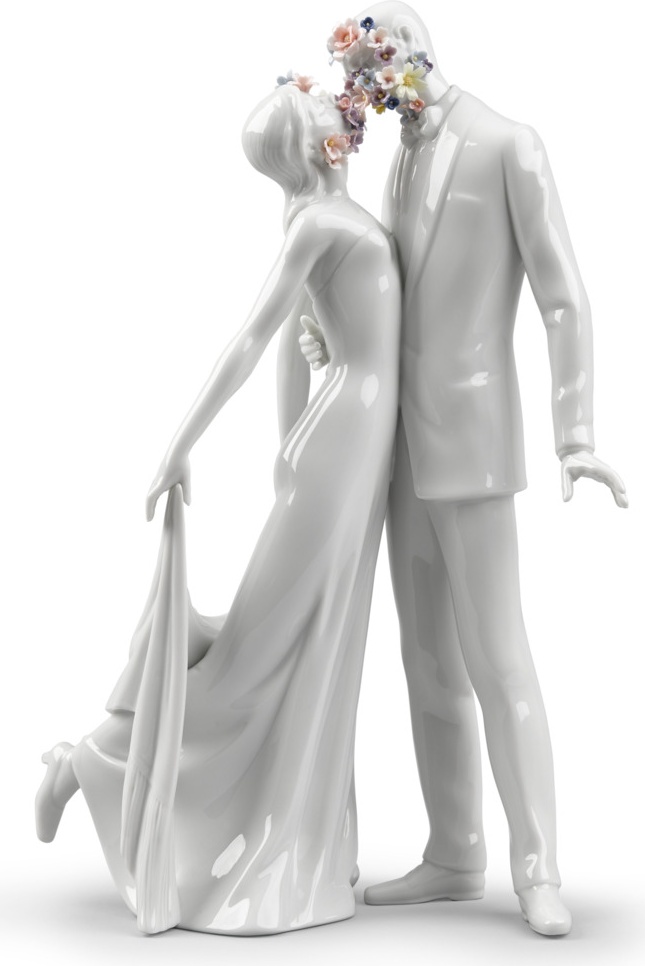 10669114 LLADRO Фигурка Lladro "Любовь I (цветы)" 21х32см Фарфор Lladró 