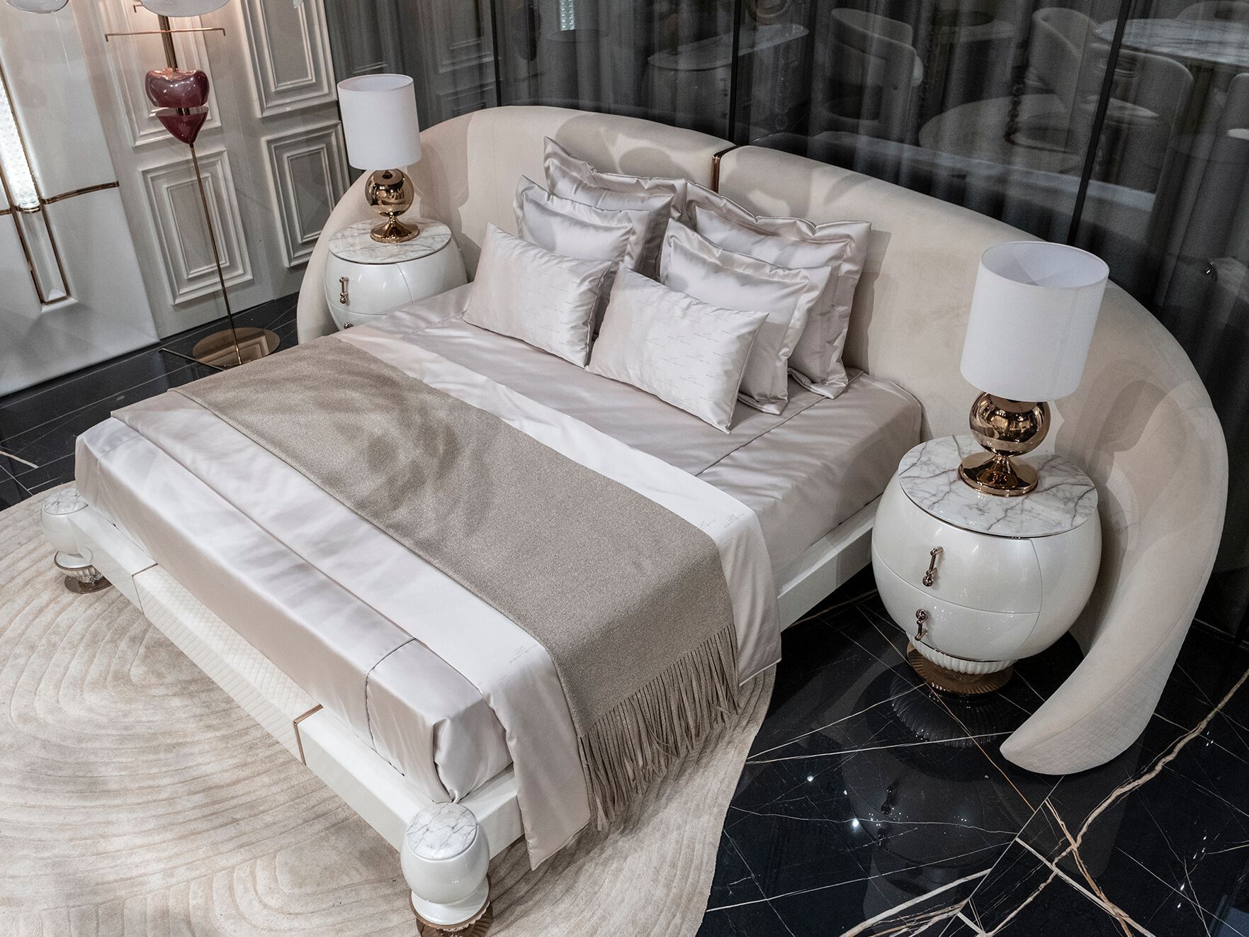 Двуспальная кровать из ткани с мягким изголовьем Zebrano Phaselis ARCH-00034589