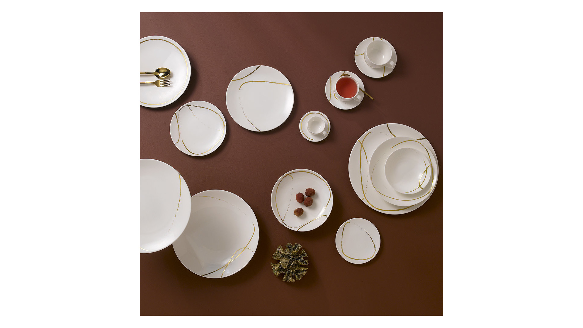 10654655 Royal Crown Derby Тарелка обеденная Royal Crown Derby Эскиз. Белый 27см, фарфор Фарфор, Керамика  - Вид №2