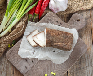 4047 Сало соленое в черном перце Вкусляндия