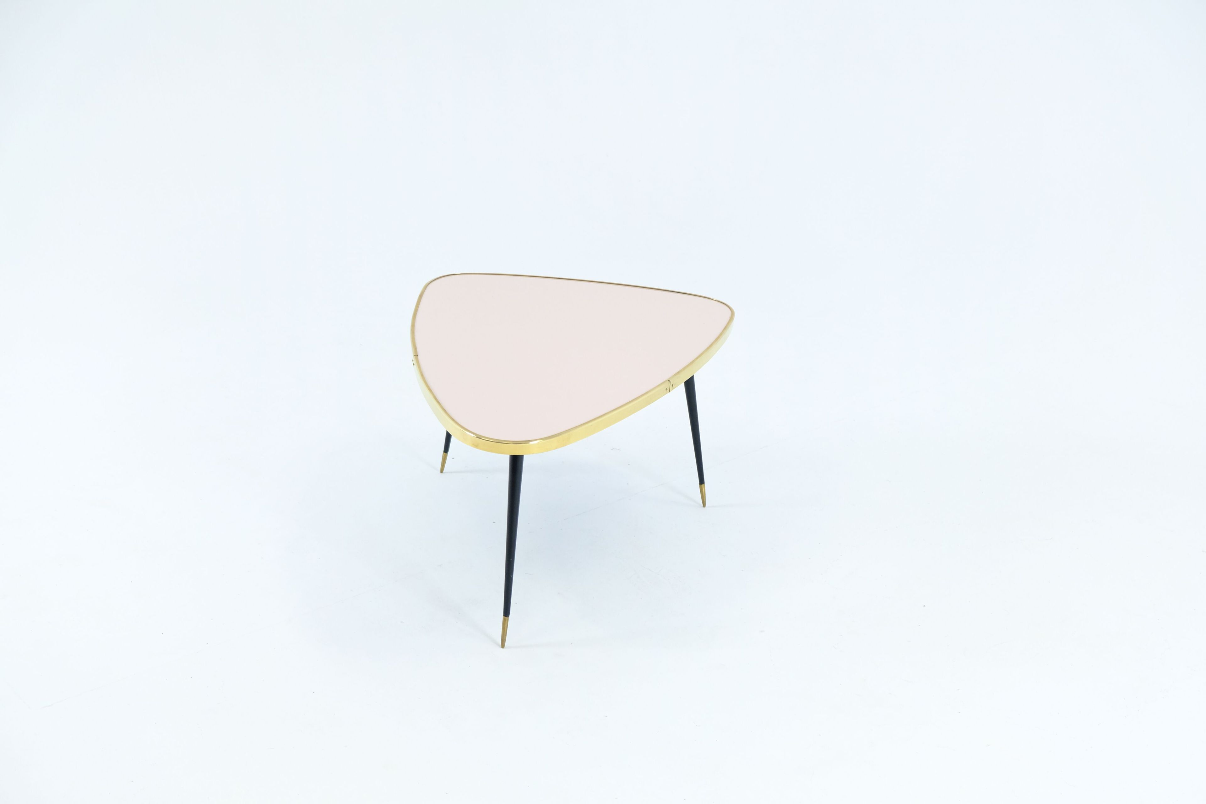 Журнальный столик из ламинированного стекла с полированным латунным профилем Jover+Valls Antique Boutique-Twist ARCH-00039988 - Вид №29