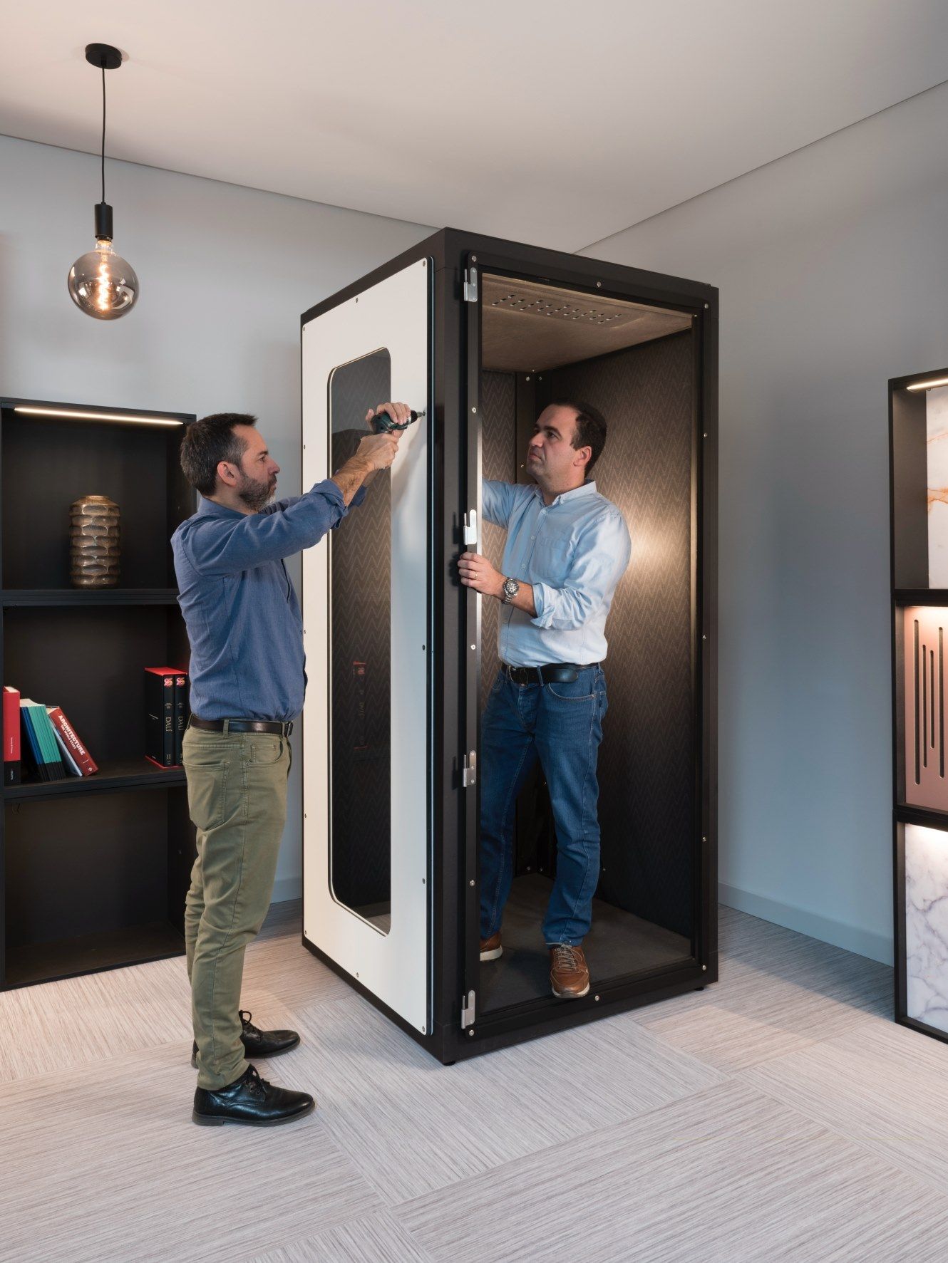 Одноместная акустическая офисная кабина со встроенным освещением Vicoustic Vicbooth Office ARCH-00038230 - Вид №2