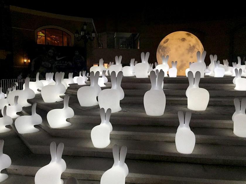 Qeeboo Напольный светодиодный торшер из полиэтилена Rabbit sun-id-1481951 - Вид №4