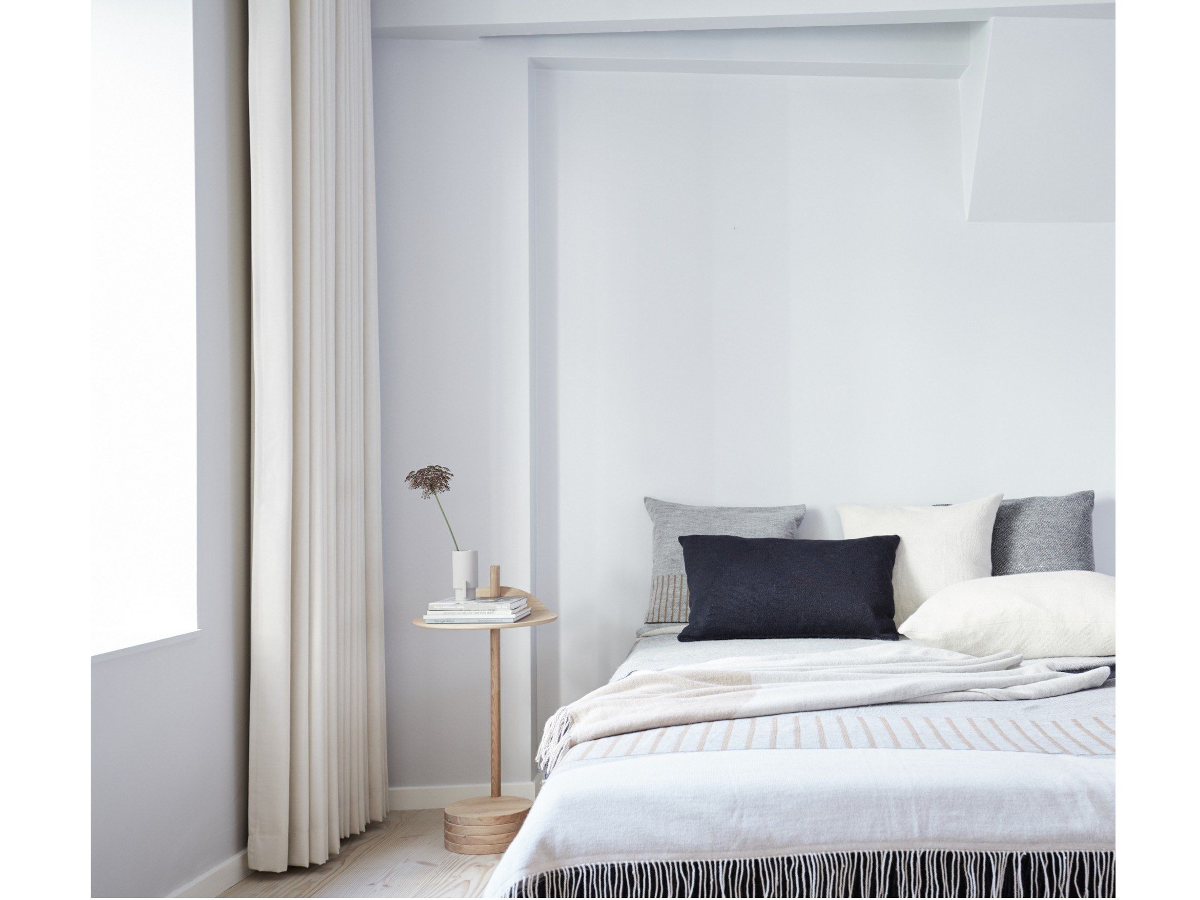 Квадратная однотонная подушка из альпаки Form & Refine Aymara ARCH-00120212 - Вид №2