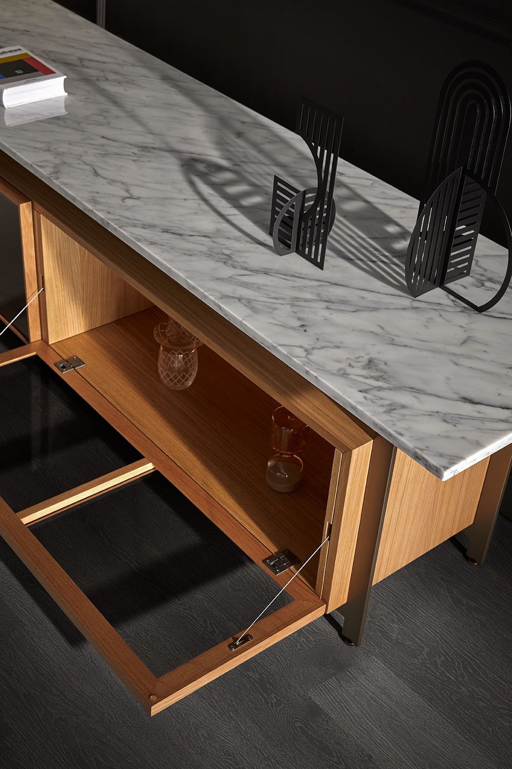 Шкаф из дерева и стекла с откидными дверями Punt Чикаго ARCH-00074008 - Вид №18